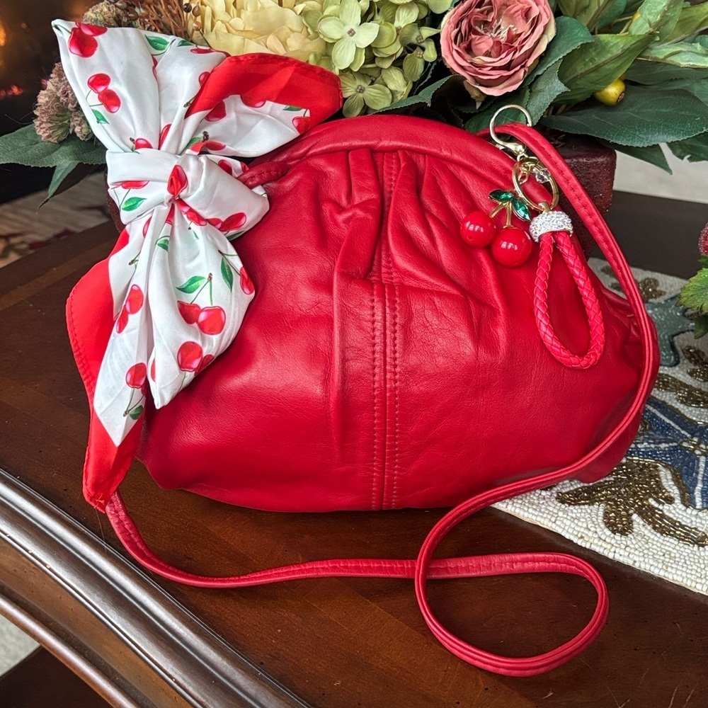 Vintage Victoria Leather Co Red Crossbody Clutch Purse Shoulder Bag Cherry Scarf